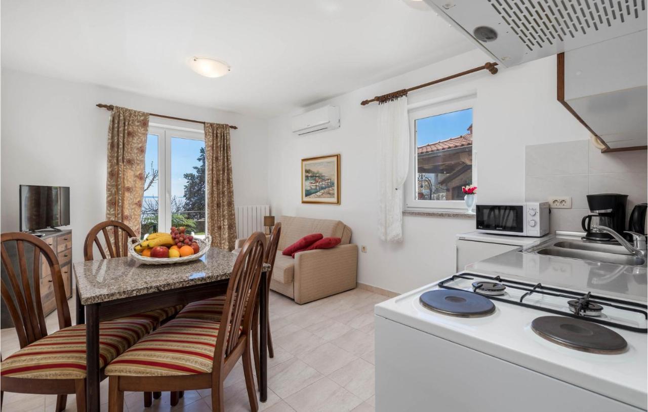 1 Bedroom Cozy Apartment In Icici Exterior photo