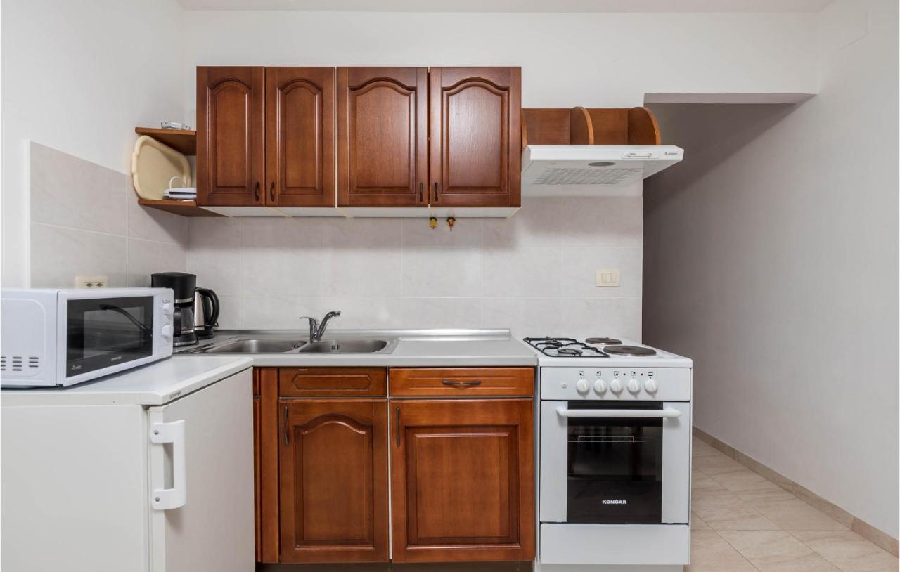 1 Bedroom Cozy Apartment In Icici Exterior photo