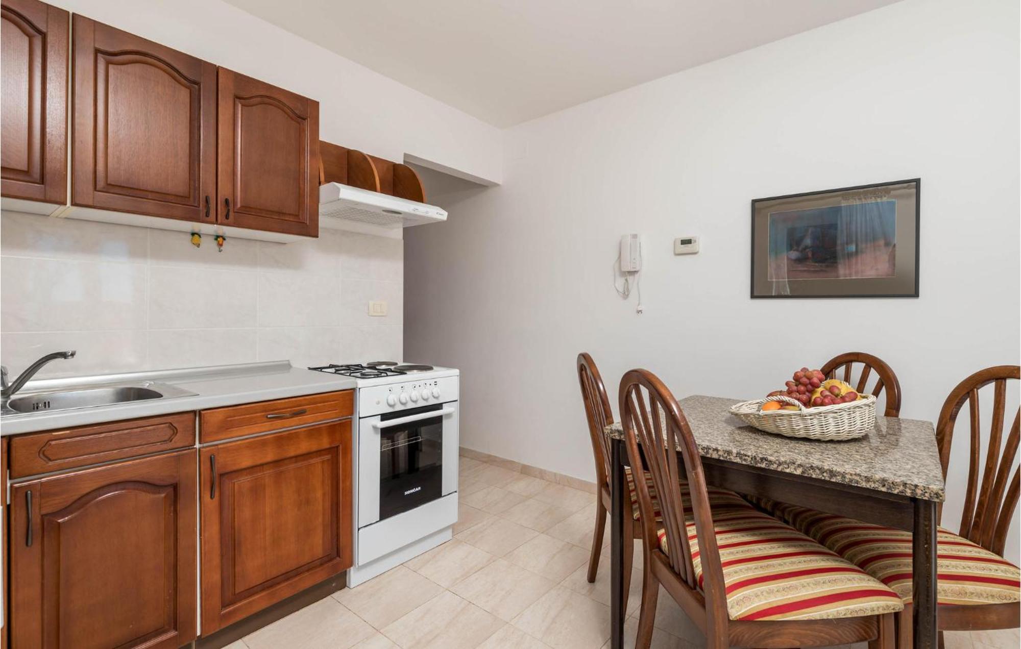 1 Bedroom Cozy Apartment In Icici Exterior photo