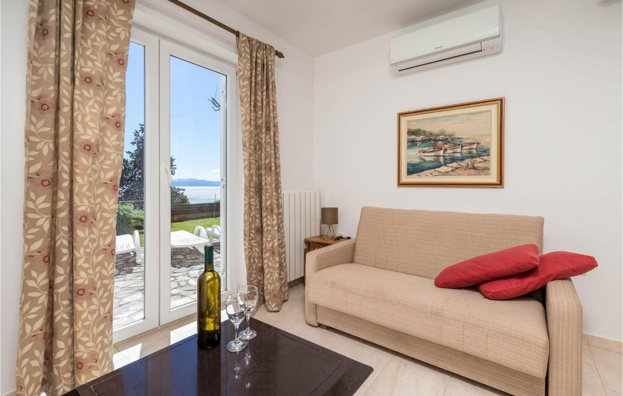 1 Bedroom Cozy Apartment In Icici Exterior photo